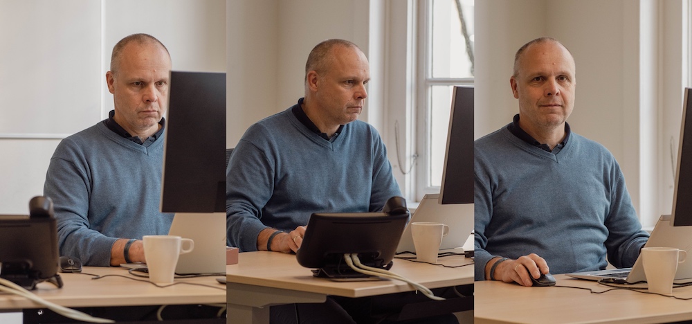 Menno behind his desk at the Spinhuis